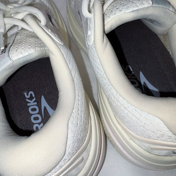Brooks Ghost Max 2 Womens Size 10.5 Cream Purple Athletic Running Shoes Sneakers - Picture 10 of 16